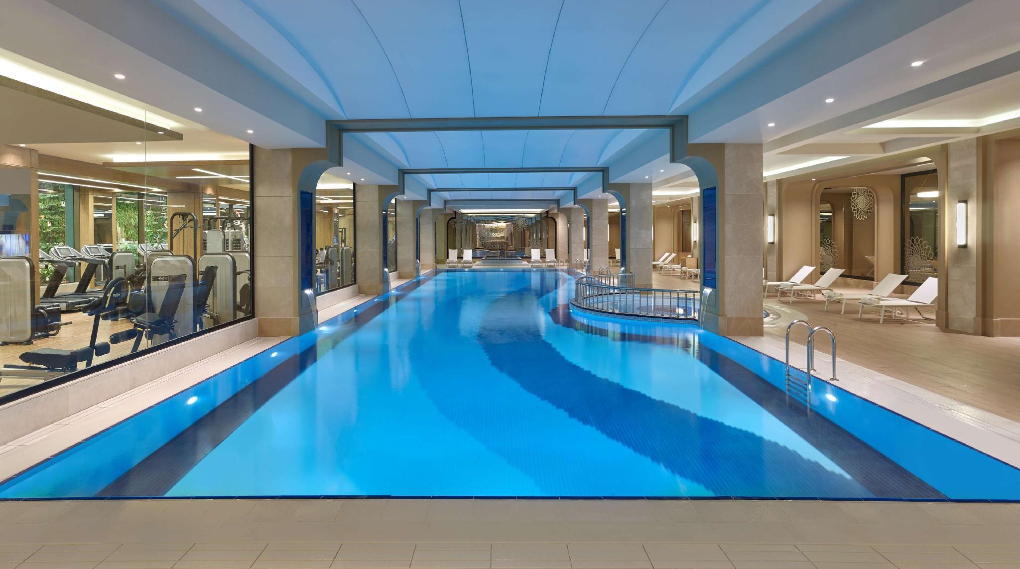 Elite World Grand Istanbul Basın Ekspres Hotel Exterior foto The pool at the Four Seasons Hotel, London