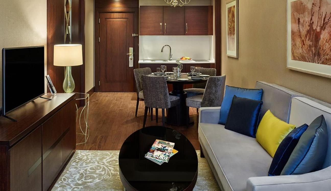 Elite World Grand Istanbul Basın Ekspres Hotel Exterior foto A living room at the hotel