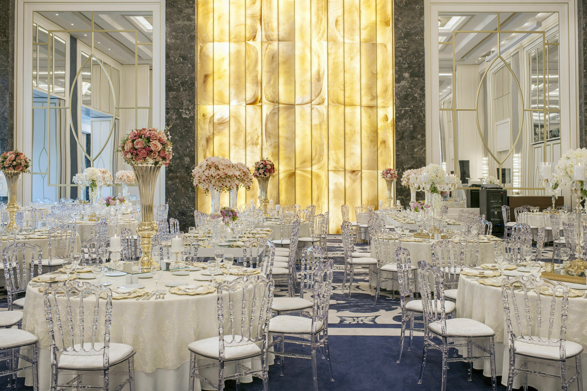 Elite World Grand Istanbul Basın Ekspres Hotel Exterior foto The ballroom