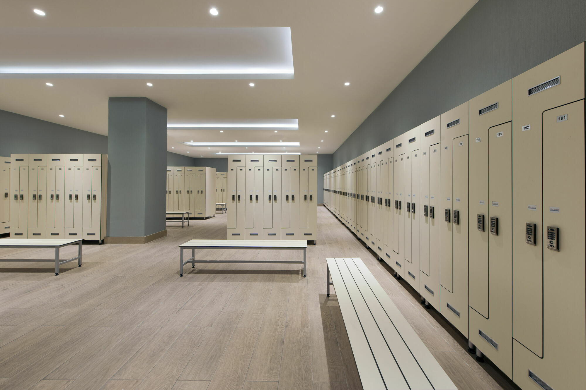 Elite World Grand Istanbul Basın Ekspres Hotel Exterior foto Locker room
